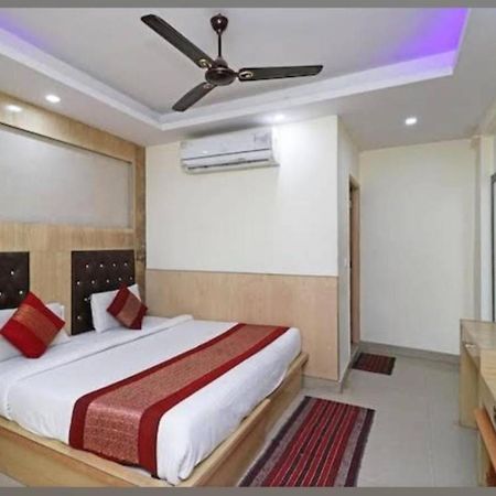 Hotel Perfect Spot- Main Bazar - Walking Metro Station New Delhi Luaran gambar