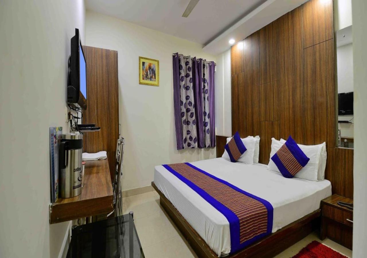 Hotel Perfect Spot- Main Bazar - Walking Metro Station New Delhi Luaran gambar