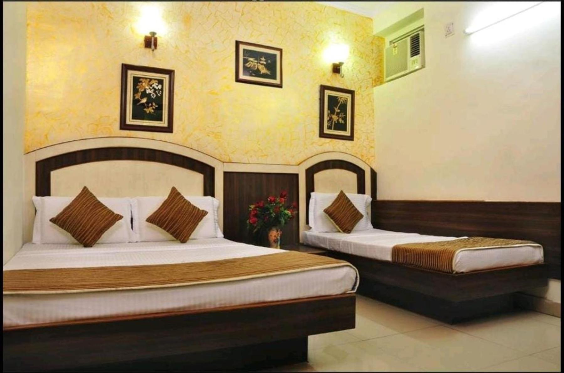 Hotel Perfect Spot- Main Bazar - Walking Metro Station New Delhi Luaran gambar