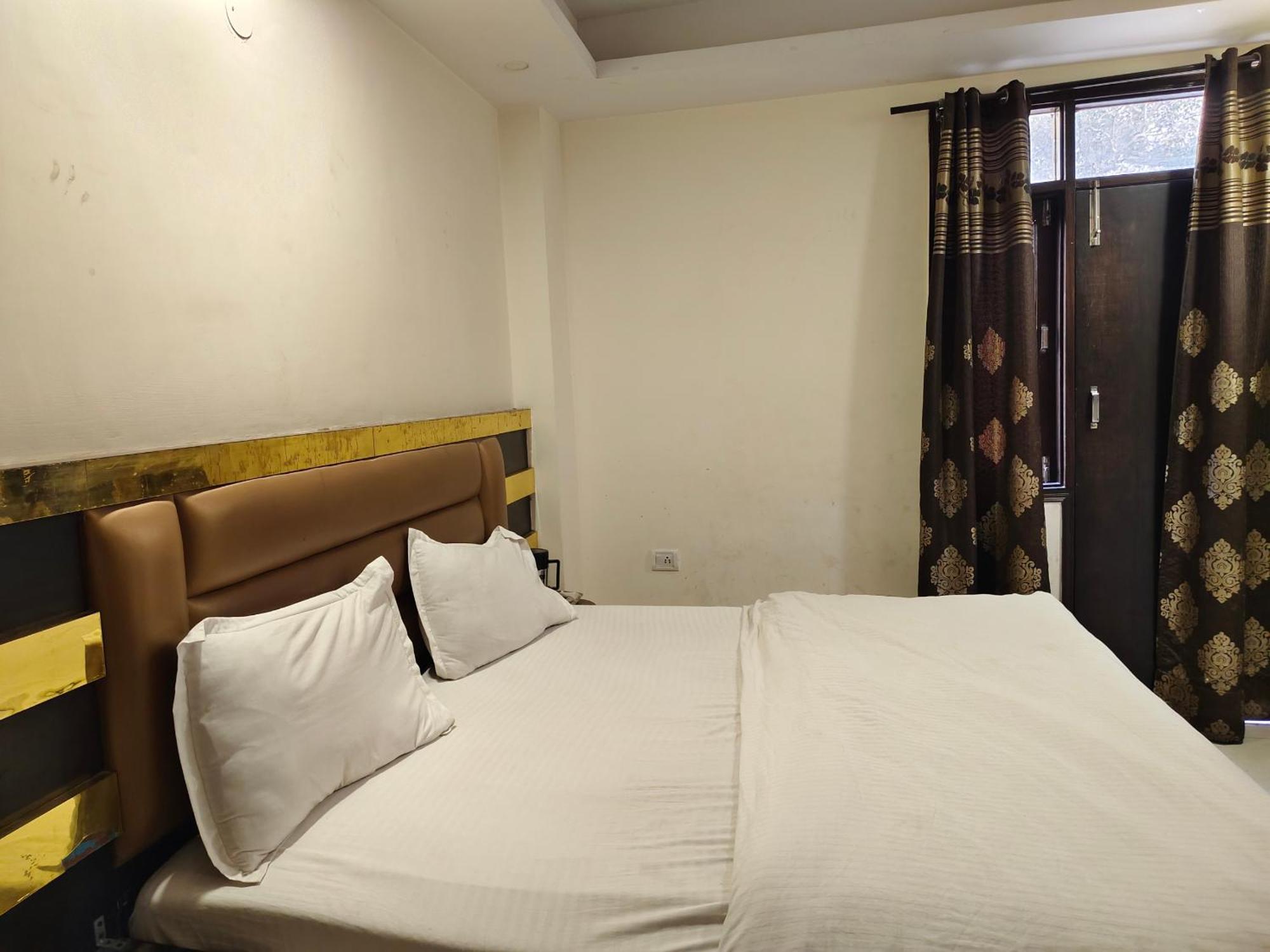 Hotel Perfect Spot- Main Bazar - Walking Metro Station New Delhi Luaran gambar